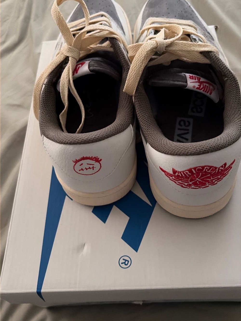 Men’s Low-Top Sneakers - White / Gray / Cream. Travis Scott. Air Jordan one - Picture 4 of 7